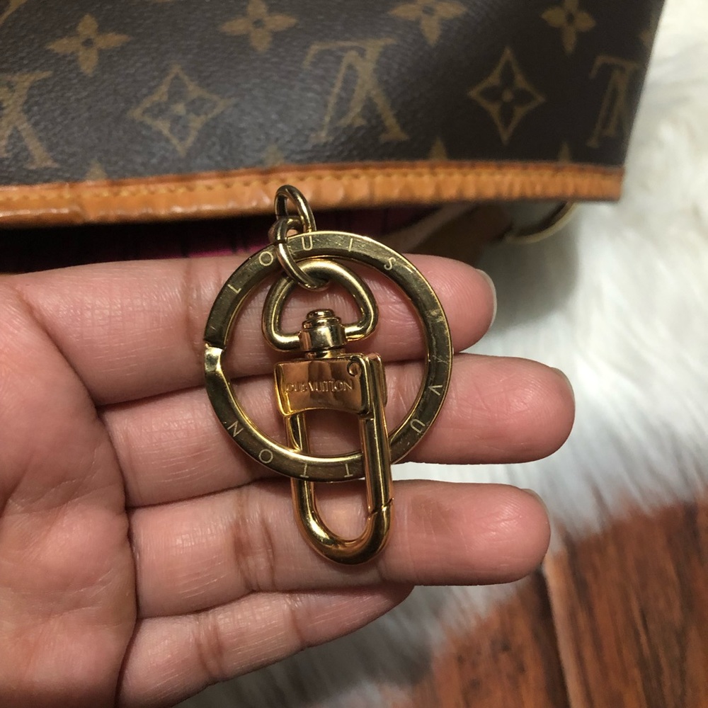 LOUIS VUITTON Handbag 👜 - Picture 4 of 8